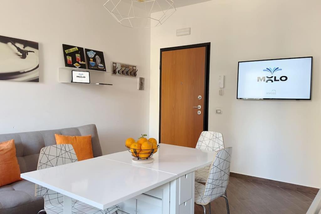 Molo Five Apartment Palermo Esterno foto