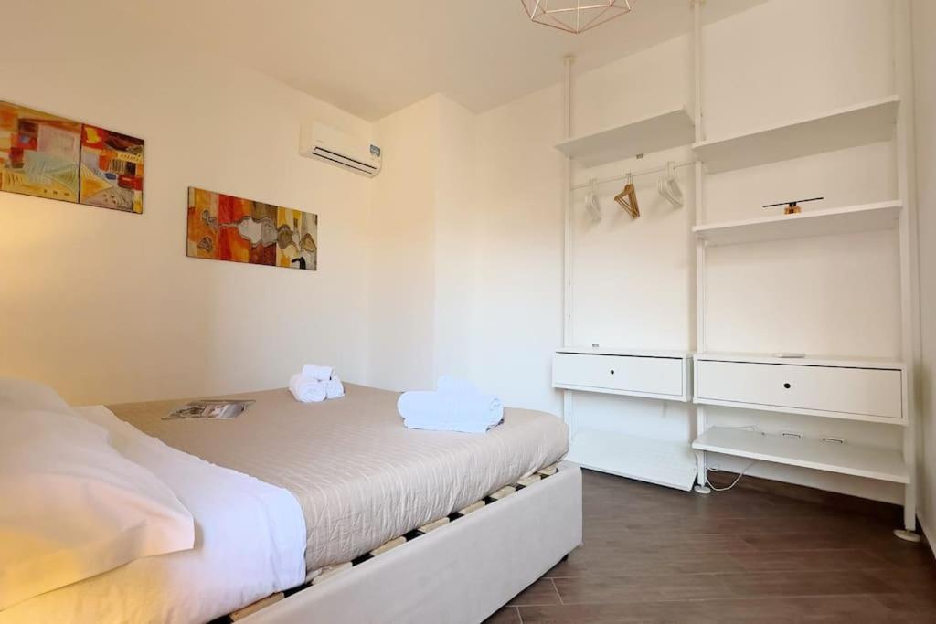 Molo Five Apartment Palermo Esterno foto