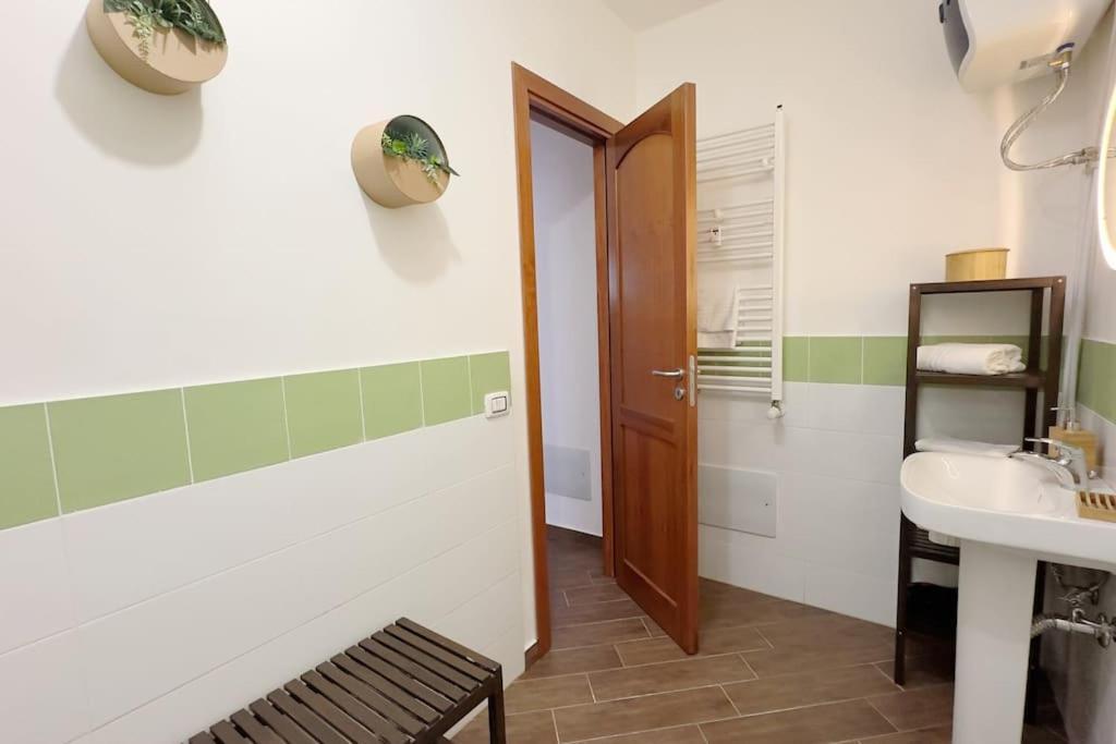 Molo Five Apartment Palermo Esterno foto